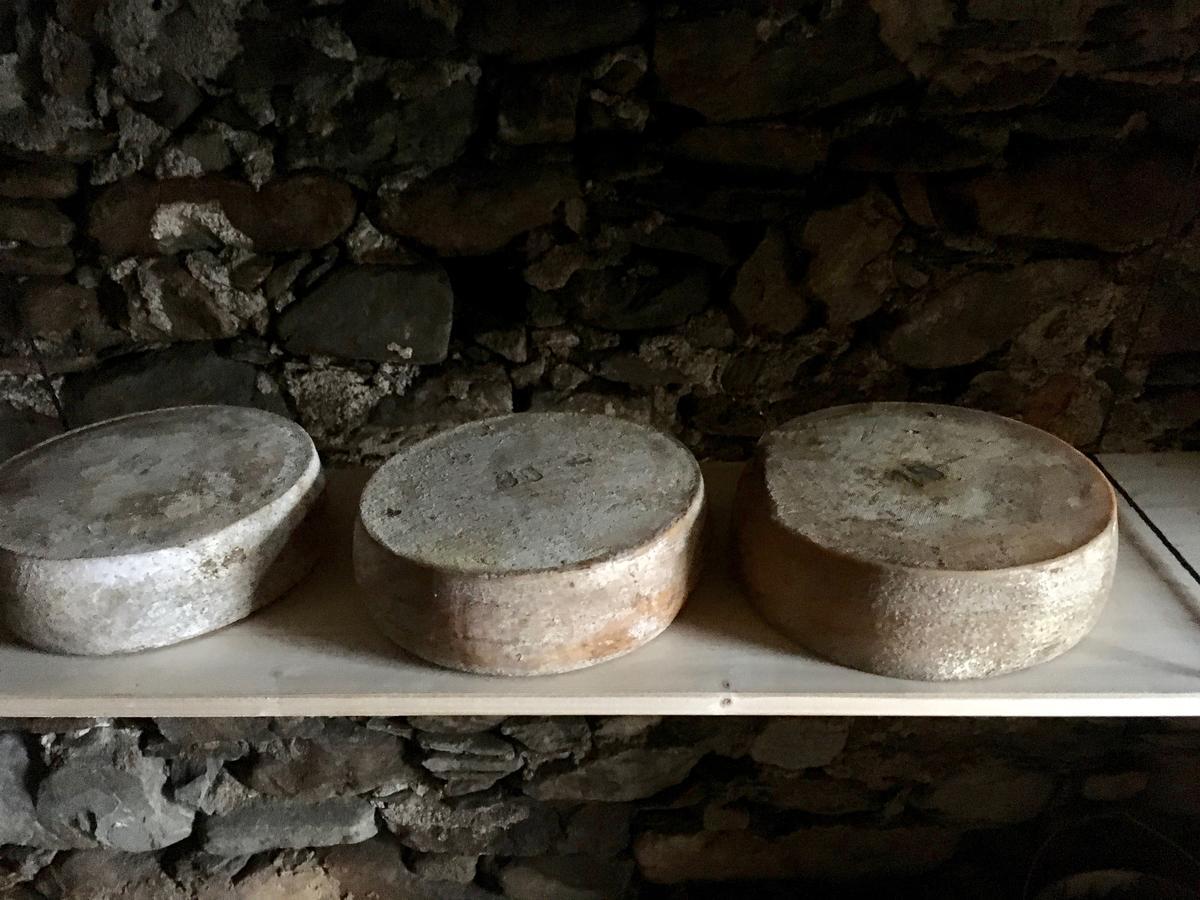 Antica Sosta Dei Viandanti Bed & Breakfast Cadenazzo ภายนอก รูปภาพ